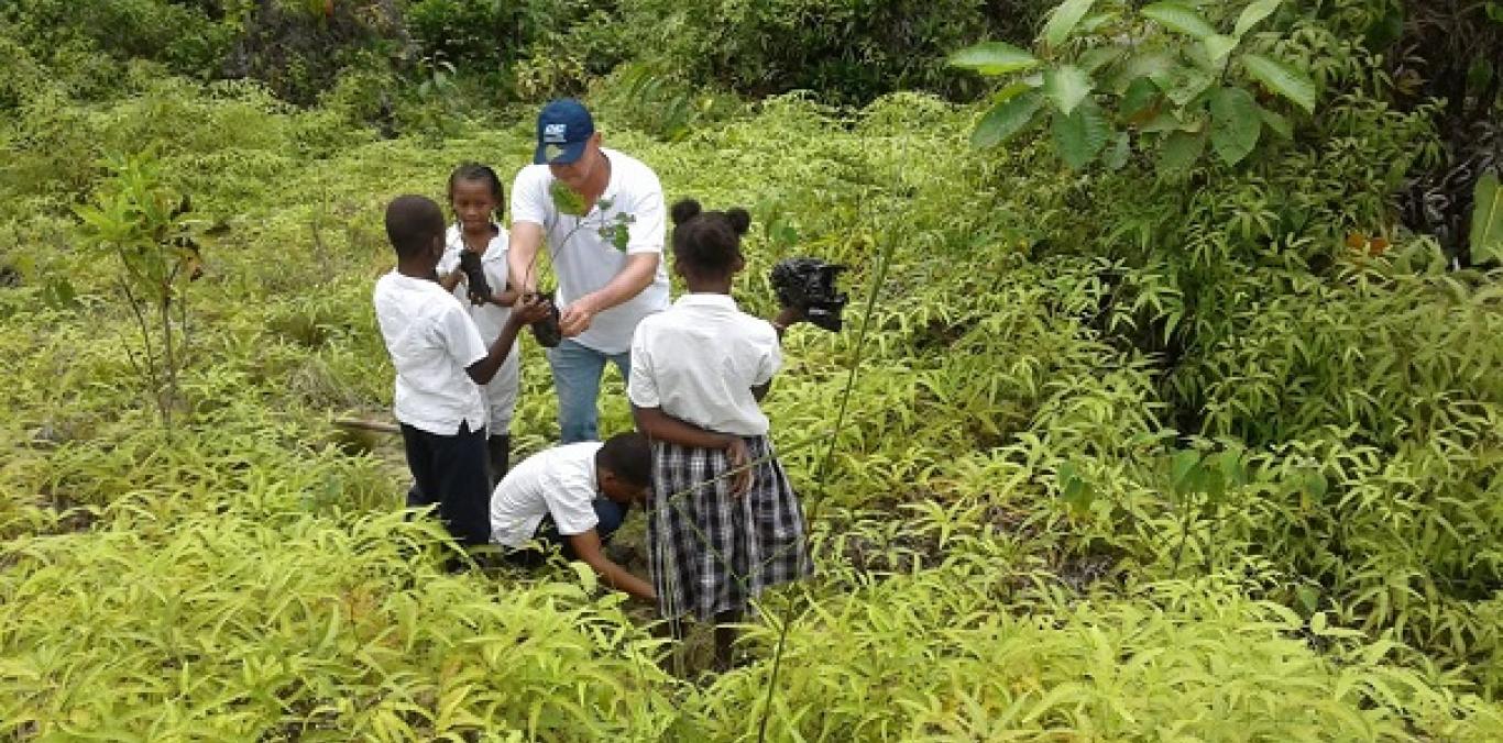 NIÑOS DE LA BREA QUIEREN SALVAR LA QUEBRADA EL POZO