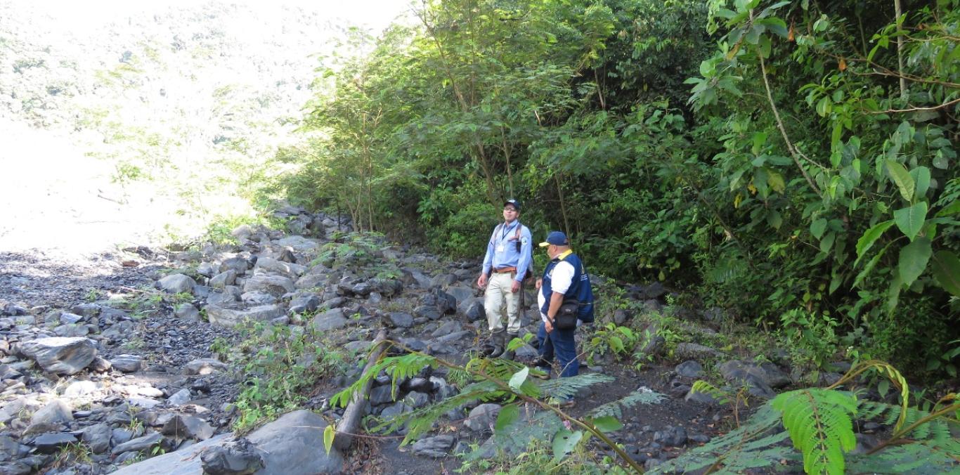 CVC RECORRIÓ ZONA AFECTADA POR LAS LLUVIAS EN EL RÍO CAÑAVERAL 