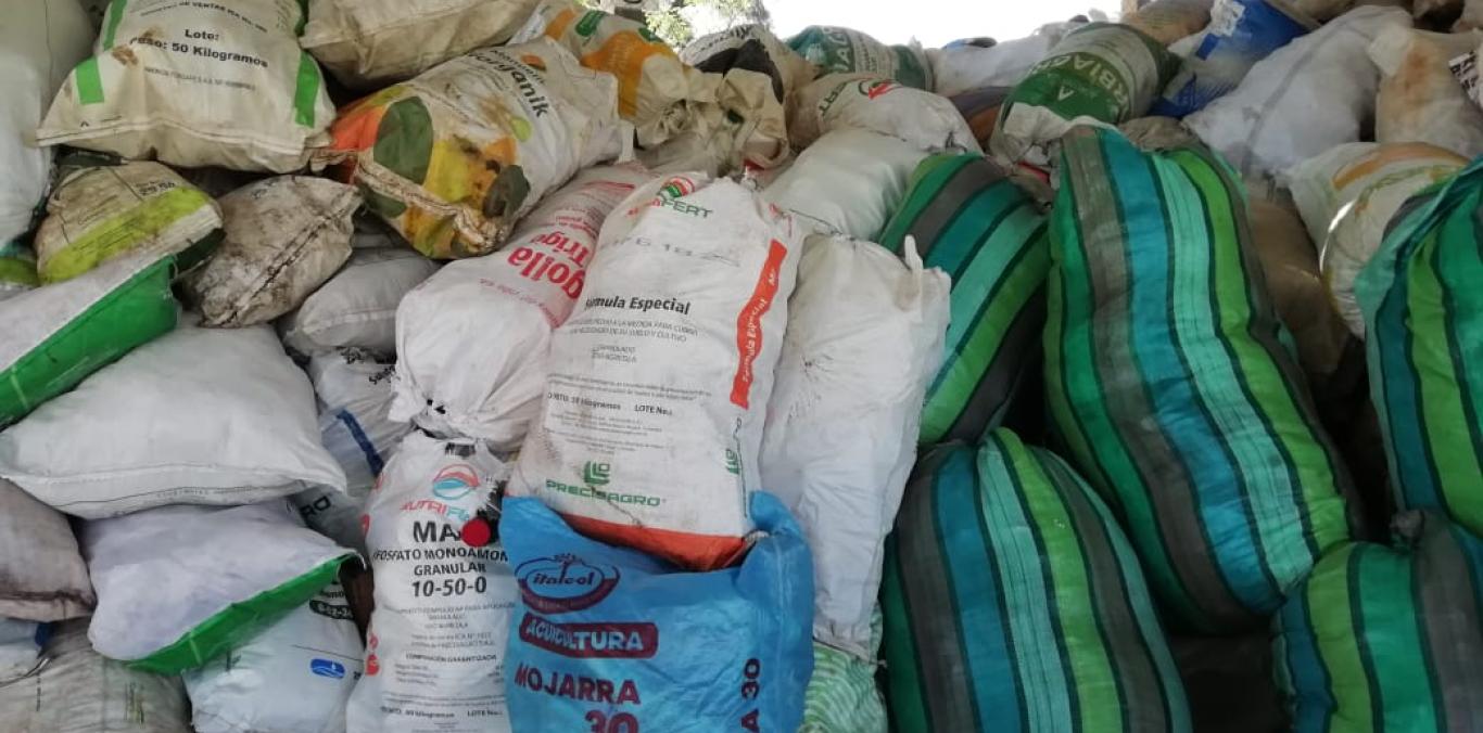 SE RECOGIERON 990 KILOGRAMOS DE ENVASES DE AGROQUIMICOS EN ROLDANILLO