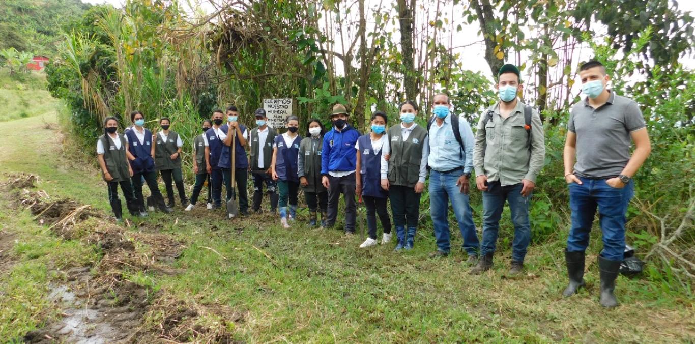 JÓVENES ESTUDIANTES ESTÁN DANDO EJEMPLO EN SEVILLA