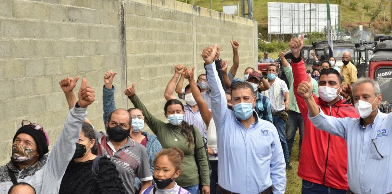 6 ESCUELAS Y 120 FAMILIAS CAMPESINAS  RECIBIERON INSUMOS DE AGROECOLOGÍA