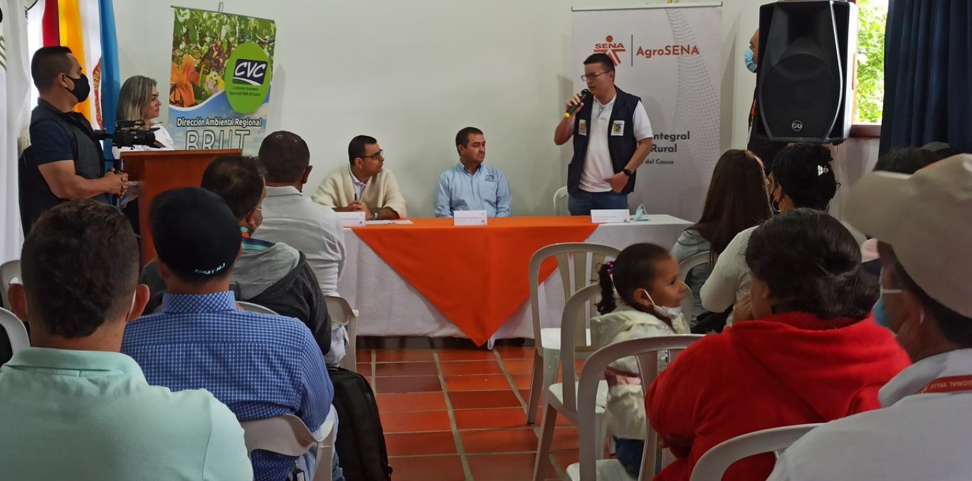 SE GRADUARON PRIMEROS APRENDICES DE LA ESCUELA AGROECOTURÍSTICA DE GUACAS EN BOLÍVAR 