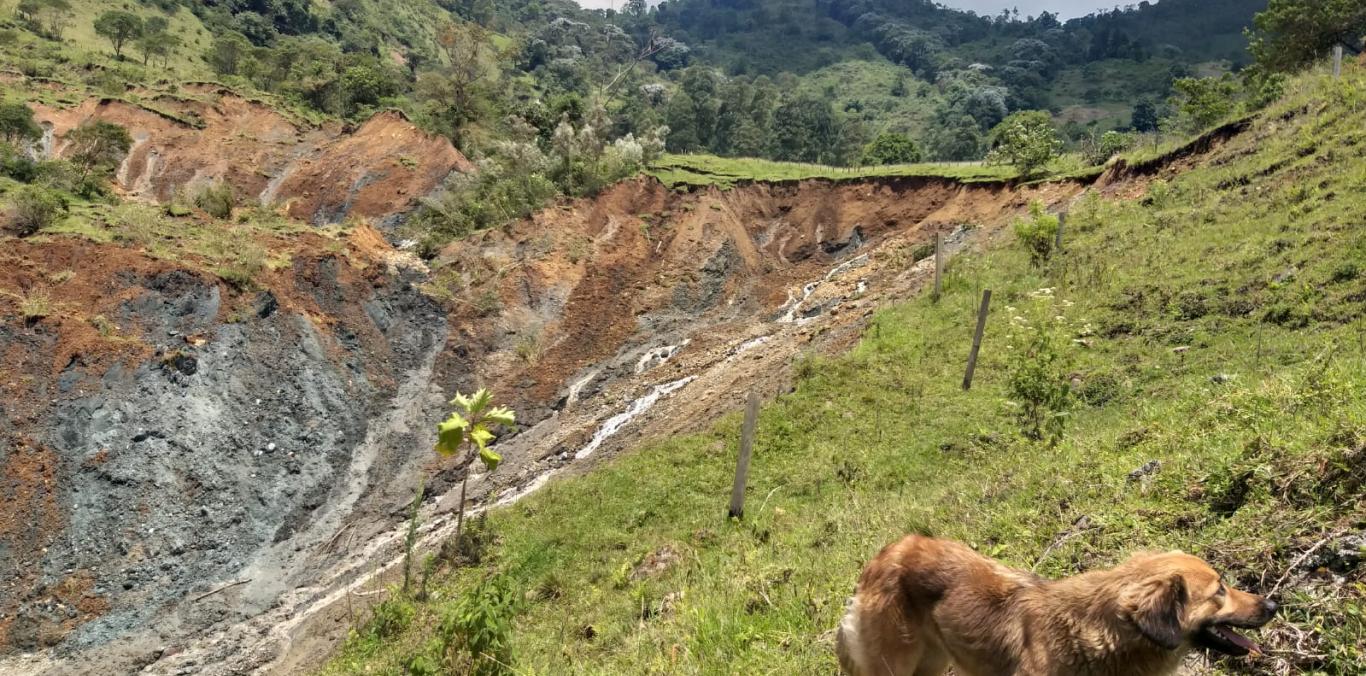 DESPRENDIMIENTO DE TIERRA EN ZONA RURAL DE TULUÁ ESTÁ SIENDO MONITOREADO