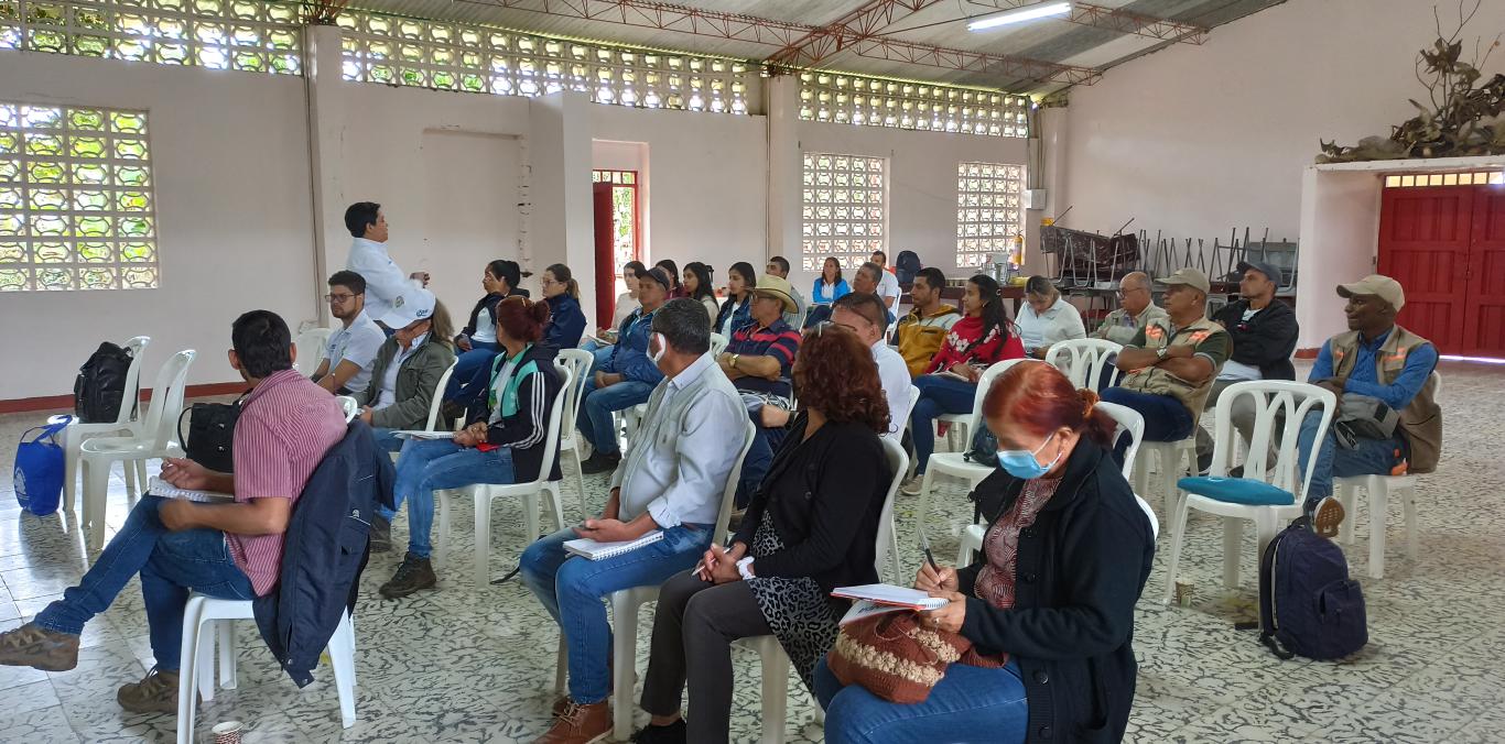 ACUEDUCTOS DE VERSALLES, COMPROMETIDOS CON LA CONSERVACIÓN DEL BOSQUE Y EL AGUA 