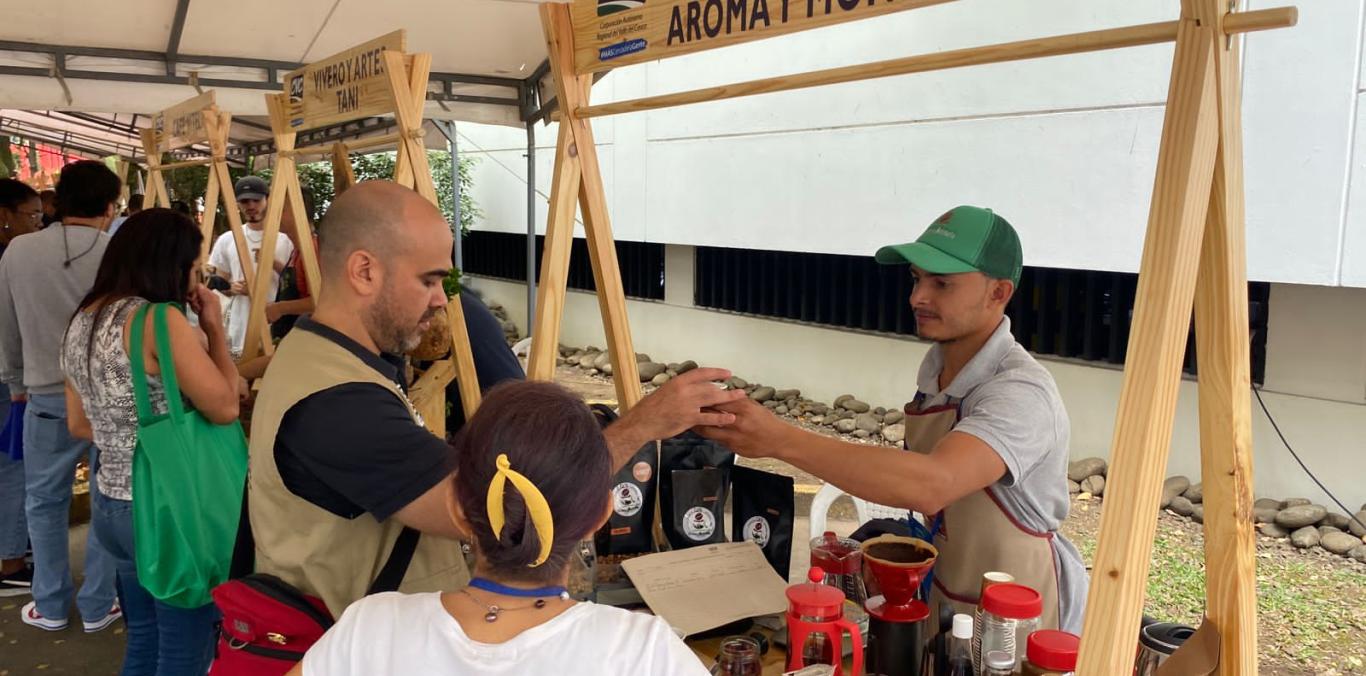 DÍA DEL AMOR Y LA AMISTAD SE CELEBRA CON PRODUCTOS VERDES