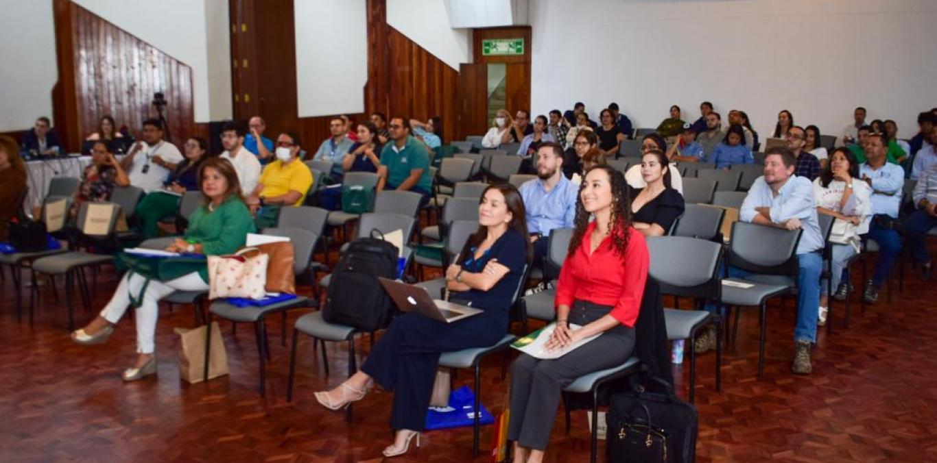 EXPERTOS EN DERECHO Y AMBIENTE INTERCAMBIAN SABERES PARA LUCHAR CONTRA TRÁFICO DE FAUNA 