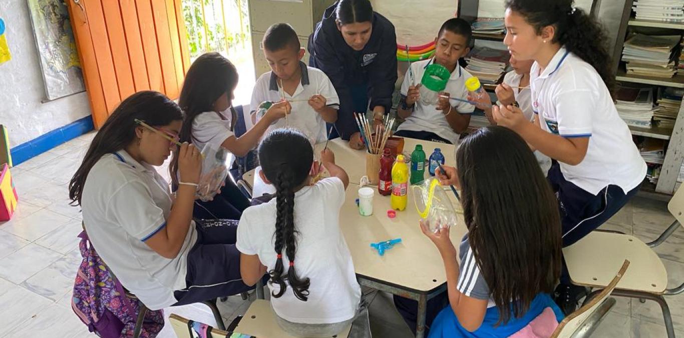 EN ZONA RURAL DE VIJES, EL RECICLAJE ES TEMA EN LAS AULAS DE CLASE