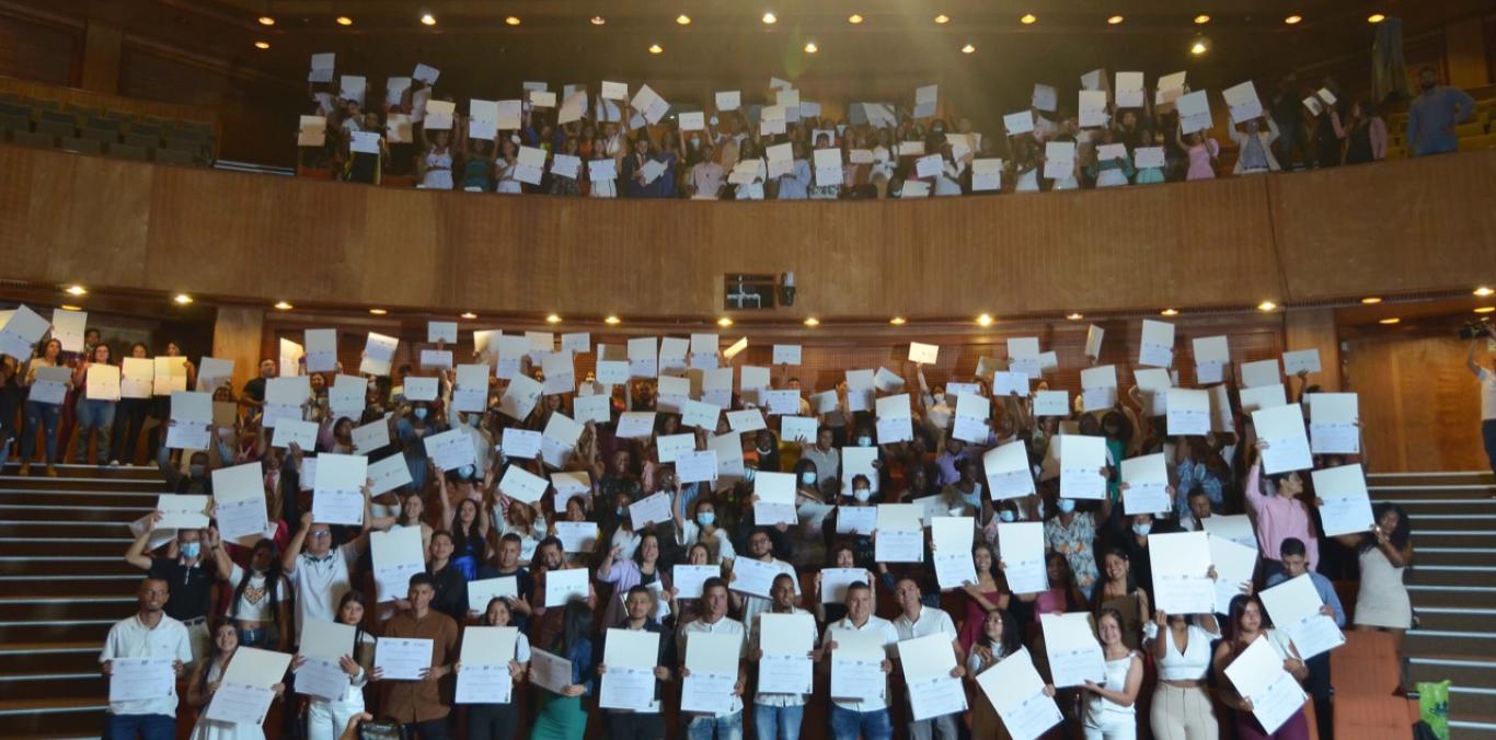 522 JÓVENES VALLECAUCANOS SE GRADUARON COMO GESTORES Y EDUCADORES AMBIENTALES