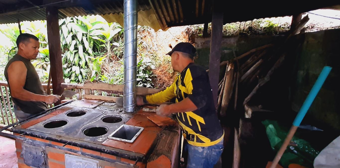 20 FAMILIAS DE PANCE ESTÁN ESTRENANDO ESTUFAS ECOEFICIENTES