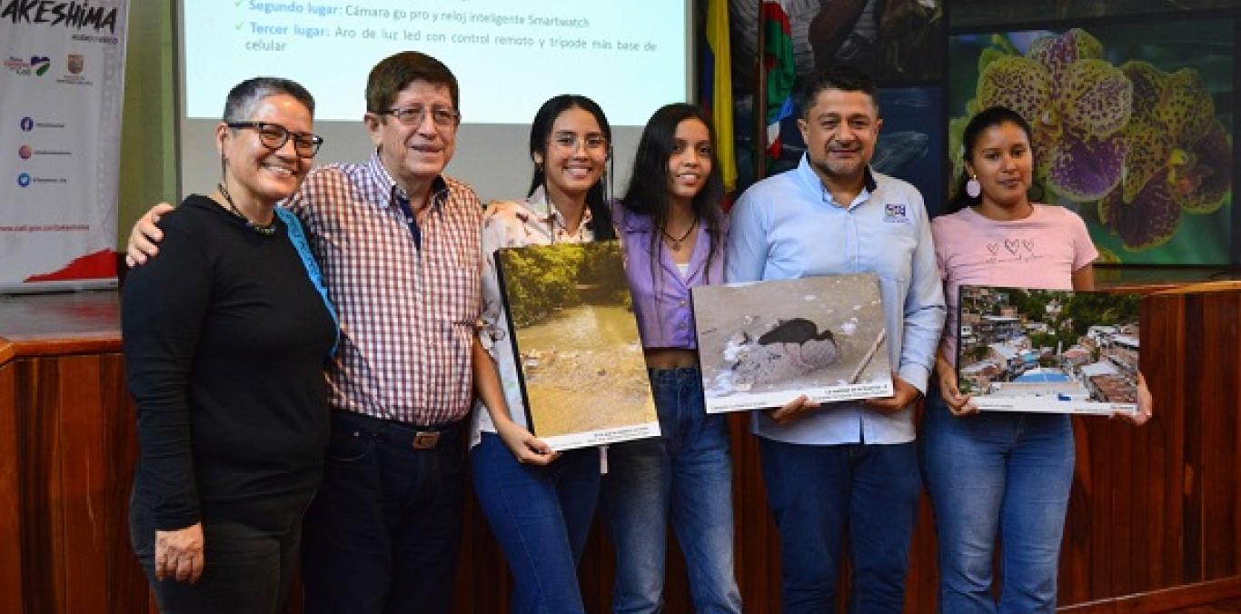 La quebrada Guarrús, tributaria del río Cañaveralejo, fue la musa de inspiración para el concurso de fotografía organizado por la CVC, en el marco de un trabajo de sensibilización ambiental que viene ejecutando la Corporación en la comuna 20 de Cali.