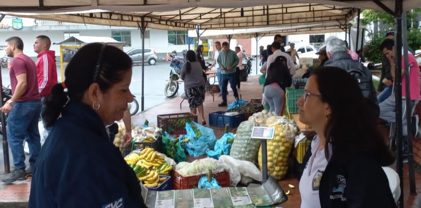 HASTA EL PARQUE PRINCIPAL DE SAN PEDRO LLEGÓ LA ATENCIÓN DE LA CVC