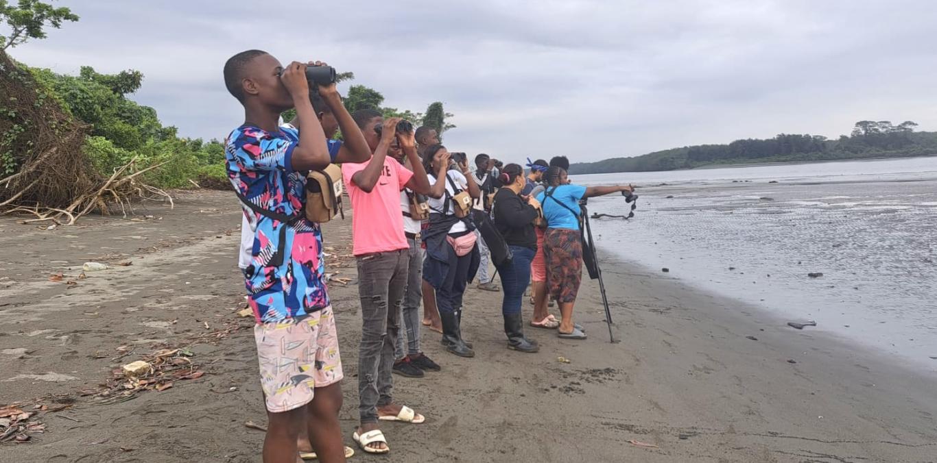 MÁS DE 130 NIÑOS Y ADULTOS SE CAPACITARON EN MONITOREO DE AVES