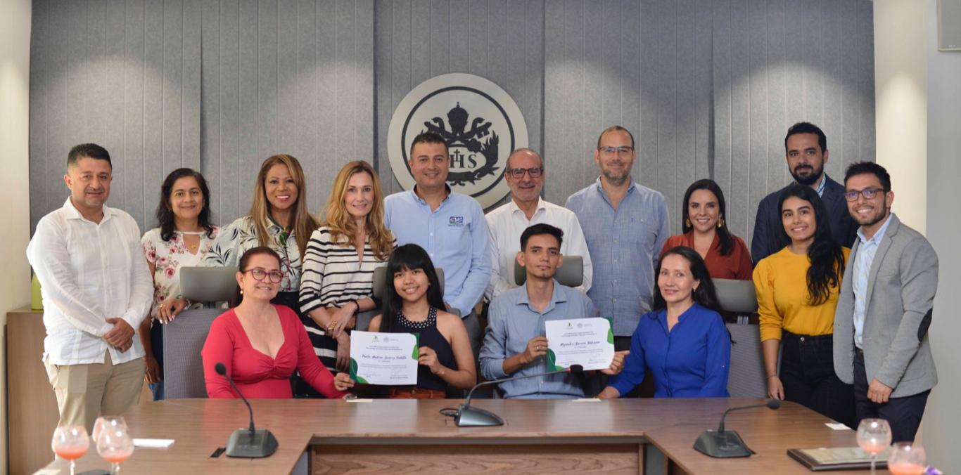 DOS 'TESOS POR EL AMBIENTE' FUERON BECADOS EN LA UNIVERSIDAD JAVERIANA