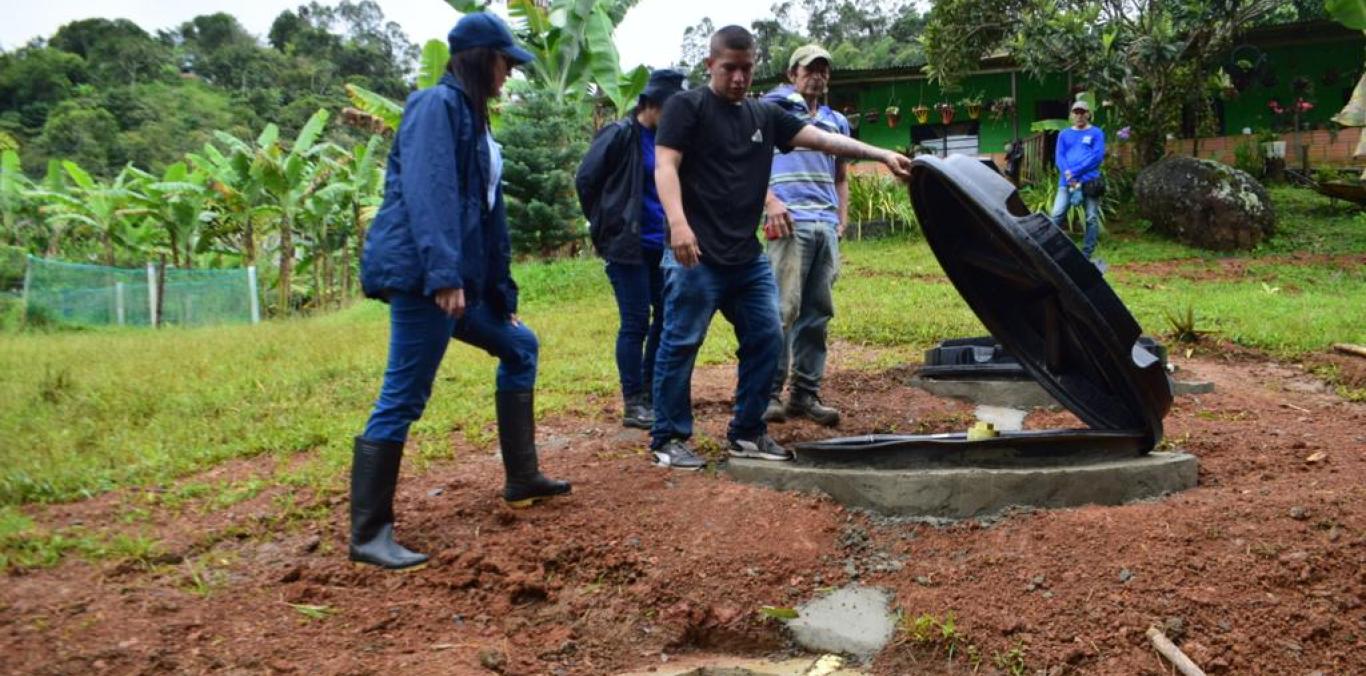 CVC ESTÁ ACTUANDO PARA QUE SE DEJE DE CONTAMINAR EL AGUA EN VIJES