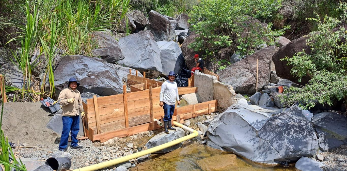 PROCESO COMUNITARIO LOGRÓ RECONSTRUCCIÓN DE BOCATOMA DE ACUEDUCTO EN BOLÍVAR 