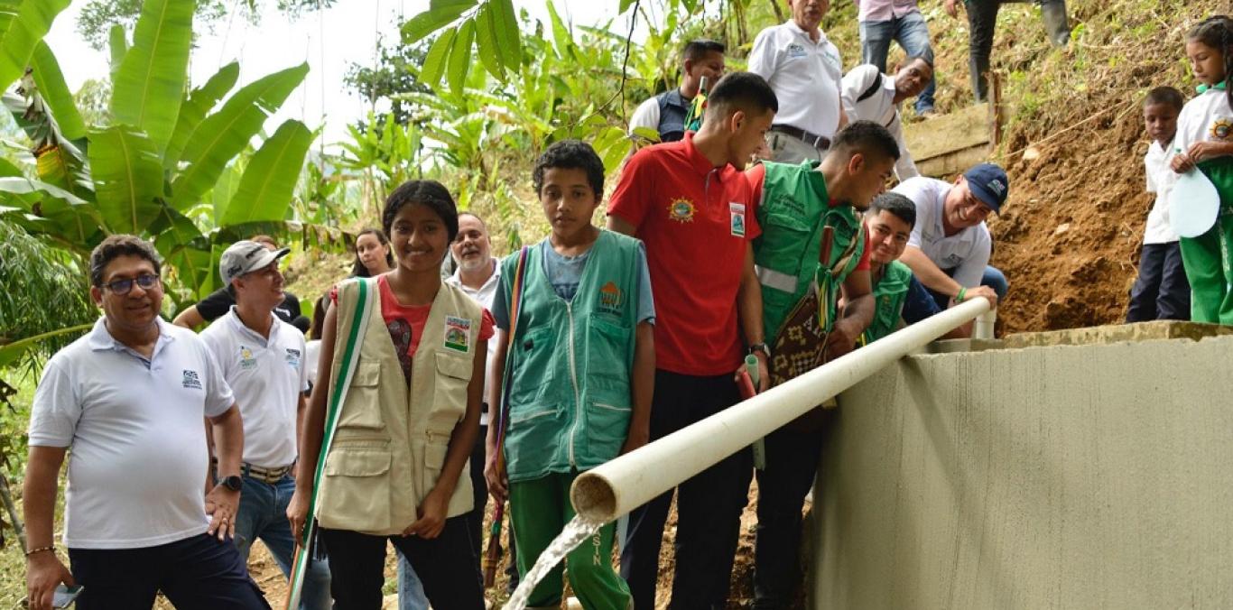 DOS COMUNIDADES DEL PACÍFICO TIENEN AHORA SUMINISTRO DE AGUA