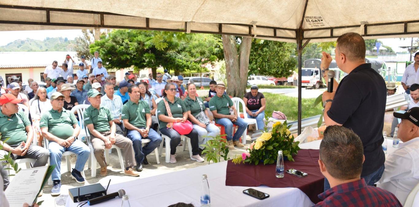 "POR UN CAMPO MÁS SOSTENIBLE" LLEGÓ HASTA EL CORREGIMIENTO MIRAVALLES, EN LA VICTORIA