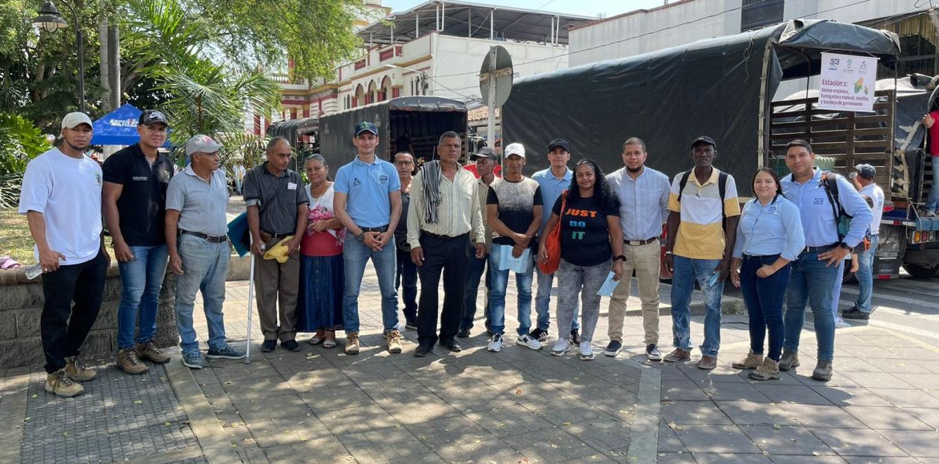 40 FAMILIAS DE CANDELARIA RECIBIERON INSUMOS DE SEGURIDAD ALIMENTARIA