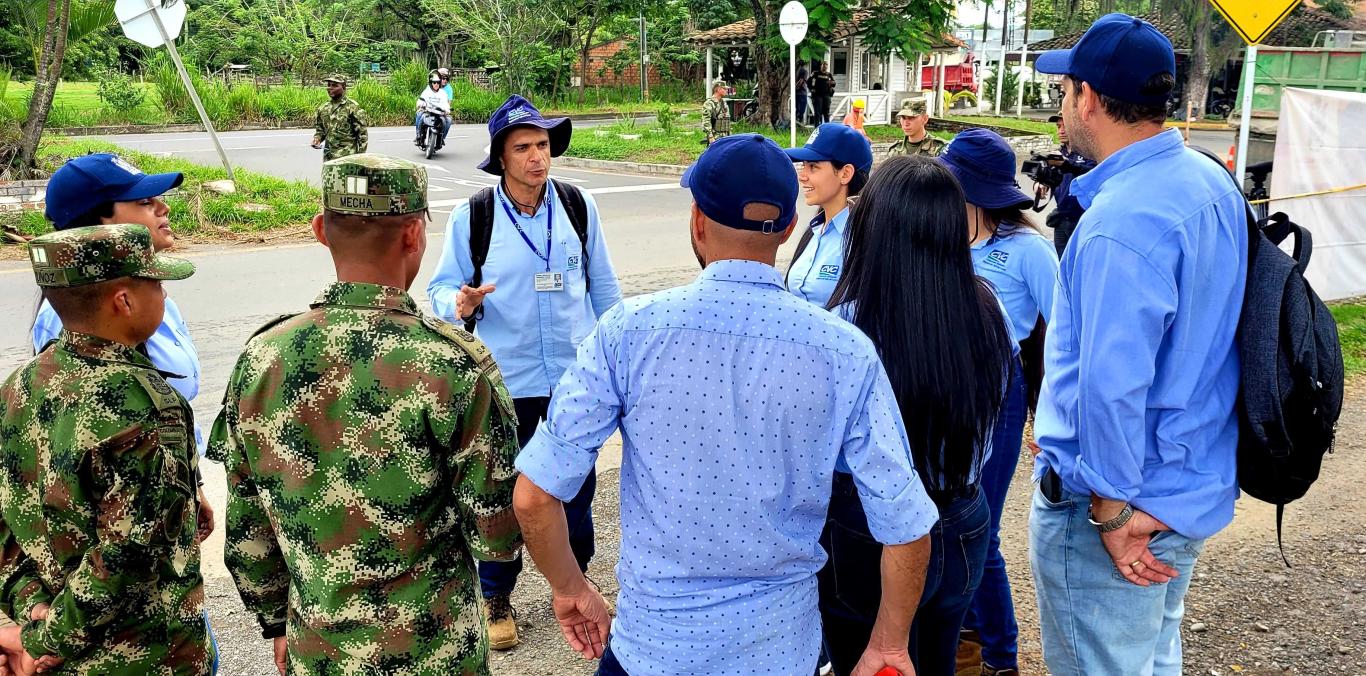 LA CVC Y EL EJÉRCITO LIDERARON PUESTO DE CONTROL Y EDUCACIÓN AMBIENTAL EN CARTAGO