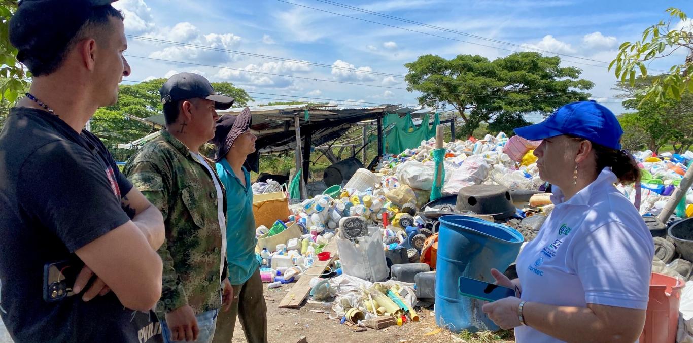 CVC REALIZA CAMPAÑA EDUCATIVA EN LA UNIÓN PARA LA CORRECTA DISPOSICIÓN DE ENVASES DE AGROQUIMICOS