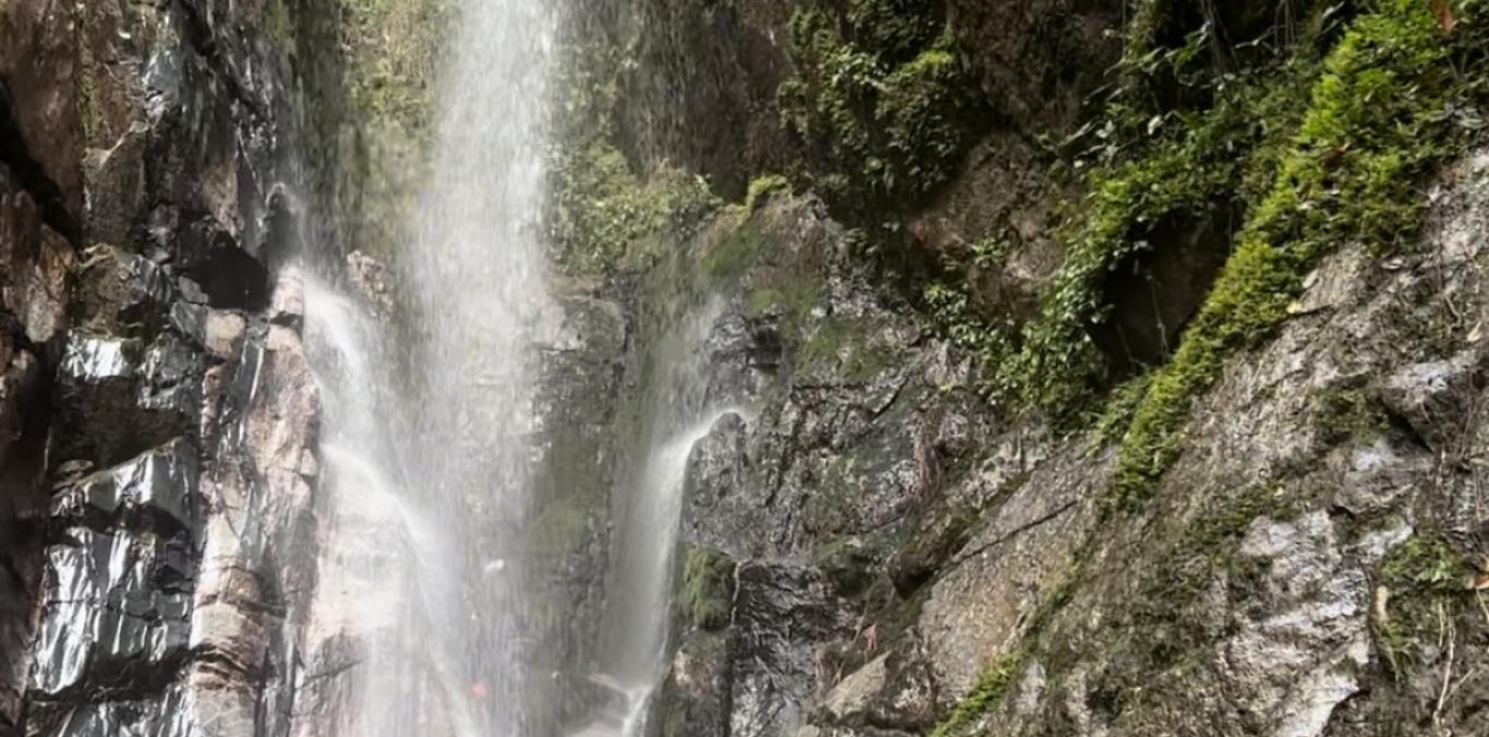 CONSERVEMOS LA CASCADA LA MILAGROSA Y RESPETEMOS LAS RECOMENDACIONES DE LA AUTORIDAD AMBIENTAL