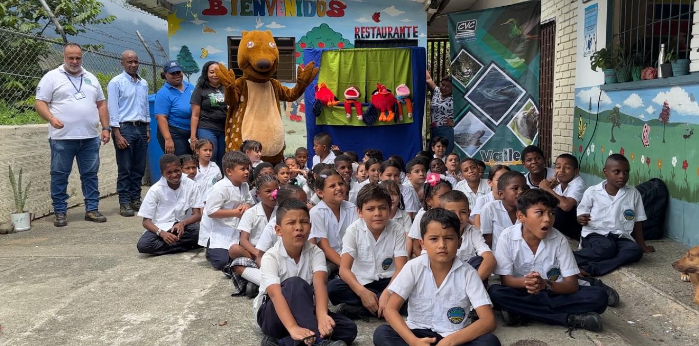 ESTUDIANTES BONAVERENSES APRENDIERON, DIVIRTIÉNDOSE, CON ROQUE Y RUPITO 