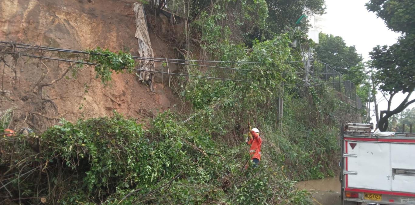 MÁS DE 70 LITROS DE AGUA POR METRO CUADRADO CAYERON AYER EN NORTE DE CALI