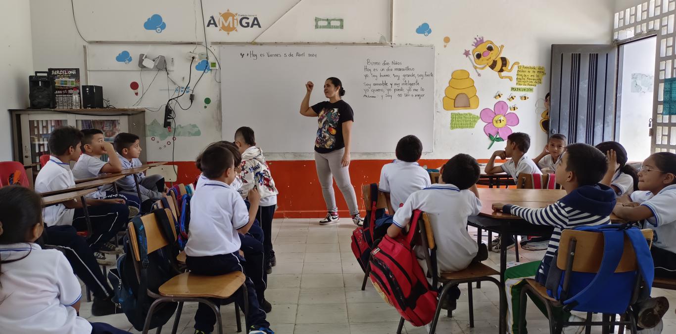 ESTUDIANTES DE LA ZONA RURAL DE VIJES SON  VERDADEROS DEFENSORES DE LAS ABEJAS 