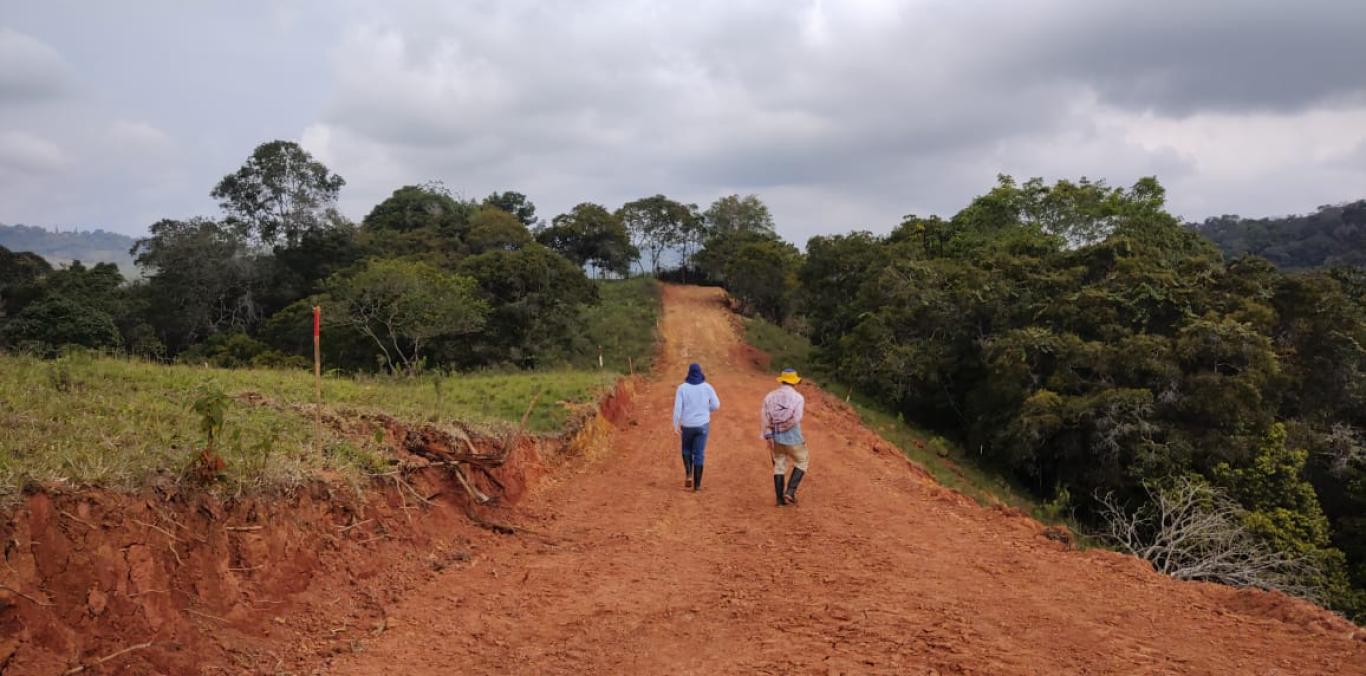 CVC IMPONE MEDIDA PREVENTIVA POR CONSTRUCCIONES IRREGULARES CERCA A QUEBRADA EN LA CUMBRE