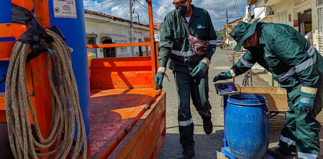 INICIATIVA JUVENIL APOYA EN LA TRANSFORMACIÓN DE RESIDUOS ORGÁNICOS EN ABONO