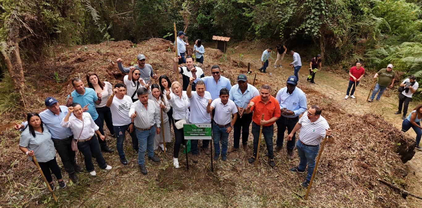 DIRECTORES DE AUTORIDADES AMBIENTALES DE COLOMBIA LIDERAN ACCIONES AMBIENTALES ANTES DE LA COP16