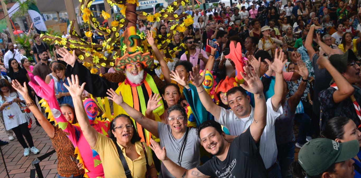 EN LA PLAZOLETA DE SAN FRANCISCO SE VIVIÓ LA COP16 DE LA GENTE 