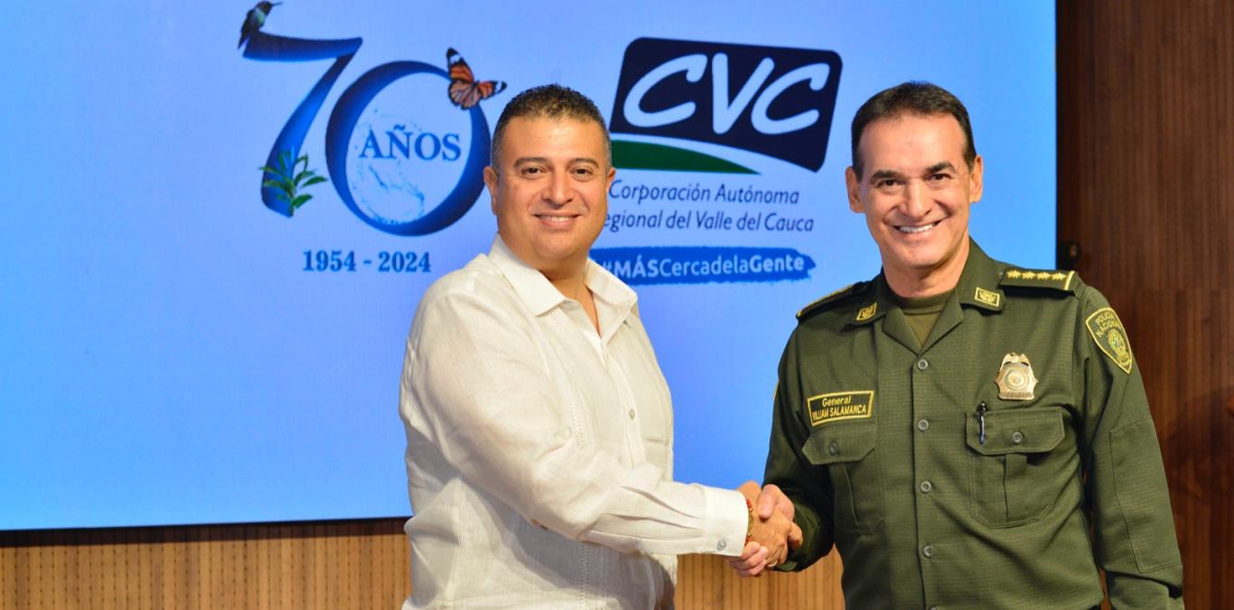 CVC ENTREGÓ RECONOCIMIENTO AL DIRECTOR NACIONAL DE LA POLICÍA