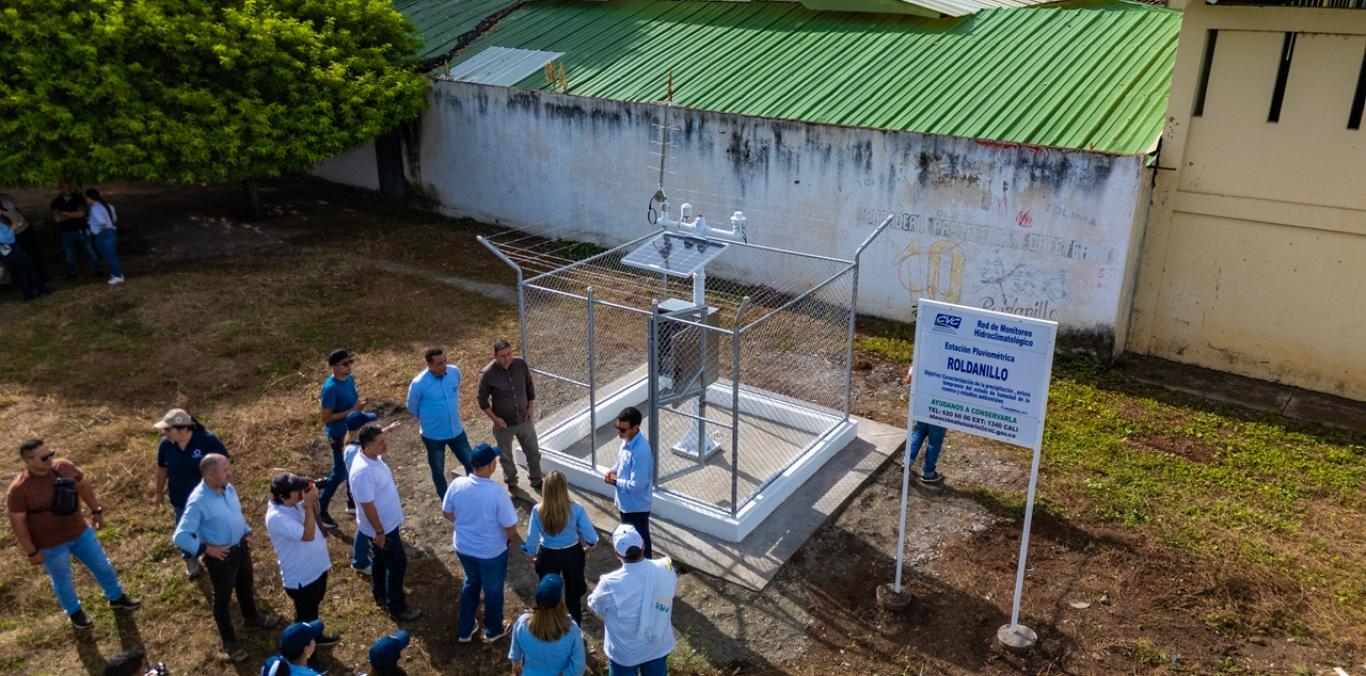 EN ROLDANILLO SE INSTALÓ NUEVA ESTACIÓN PLUVIOMÉTRICA CON TRANSMISIÓN SATELITAL EN TIEMPO REAL