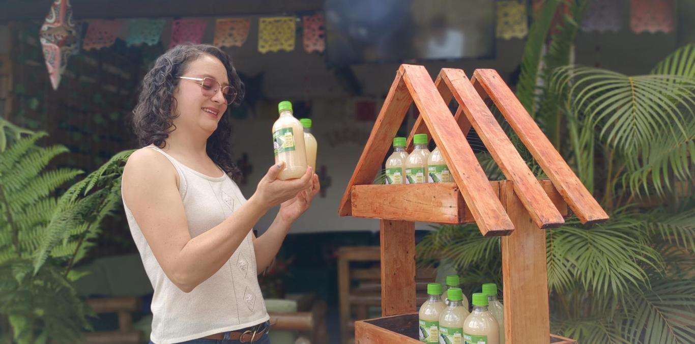 PULPAS DE FRUTAS SE TRANSFORMAN EN VINAGRE ORGÁNICO EN LA CUMBRE