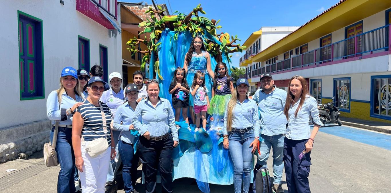 EL CARNAVAL DEL AGUA LLENÓ A LAS CALLES DE ALCALÁ DE COLOR, CULTURA Y CONCIENCIA