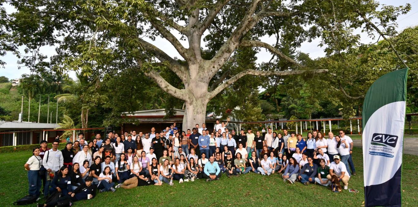 MÁS DE 200 JÓVENES Y EMPRESARIOS DEL CENTRO DEL VALLE UNIERON ESFUERZOS PARA IMPULSAR LA GESTIÓN AMBIENTAL DEL TERRITORIO