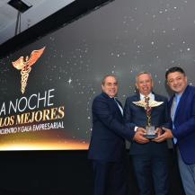 FENALCO ENTREGÓ EN LA ‘NOCHE DE LOS MEJORES’ EL CADUCEO DORADO A LA CVC