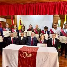 DIRECTOR GENERAL DE LA CVC RECIBE LA ORDEN PEDRO NEL OSPINA VÁSQUEZ