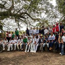 EN GUACARÍ, ESTUDIANTES PEDALEARON PARA PROTEGER A UN HUMEDAL