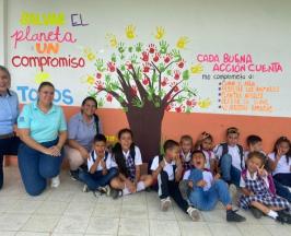 ESTUDIANTES DE ZONA RURAL DE LA VICTORIA SE DIVIERTEN APRENDIENDO SOBRE MEDIO AMBIENTE