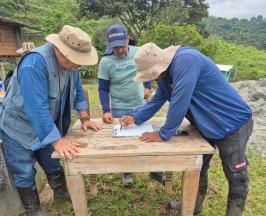 CVC Y PROPIETARIOS DE PREDIOS DE PALMIRA FIRMARON ACUERDOS PARA LA CONSERVACIÓN DE LA CUENCA AMAIME 