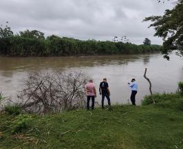 CVC Y ALCALDÍA DE LA VICTORIA INTENSIFICAN MONITOREO PREVENTIVO EN DIQUES DE PROTECCIÓN DE ORILLA