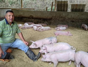 CAMPESINO DE BOLÍVAR INCORPORA PRÁCTICAS SOSTENIBLES EN SU FINCA