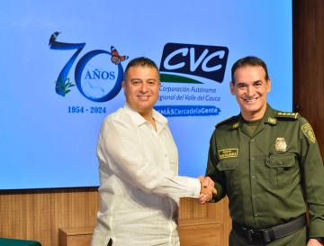 CVC ENTREGÓ RECONOCIMIENTO AL DIRECTOR NACIONAL DE LA POLICÍA