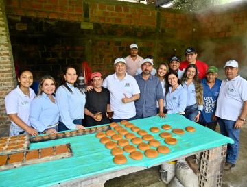 CVC IMPULSA DESARROLLO SOSTENIBLE Y CONSERVACIÓN EN ULLOA CON APOYO A TRAPICHES, NEGOCIOS VERDES Y PAGO POR SERVICIOS AMBIENTALES