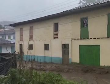 LLUVIAS EN VERSALLES: 14 LITROS DE LLUVIA POR METRO CUADRADO EN SOLO 10 MINUTOS