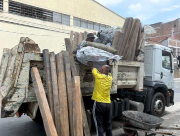 CVC ENTREGA MATERIAL FORESTAL A ALCALÁ PARA APOYAR LA RECUPERACIÓN, TRAS EL TERREMOTO