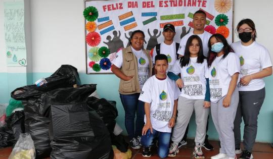 "RECICOMPOSTÓN" EL TRUEQUE DE COMPOSTAJE Y RECICLAJE EN LA CUMBRE