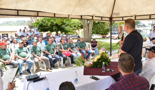 "POR UN CAMPO MÁS SOSTENIBLE" LLEGÓ HASTA EL CORREGIMIENTO MIRAVALLES, EN LA VICTORIA